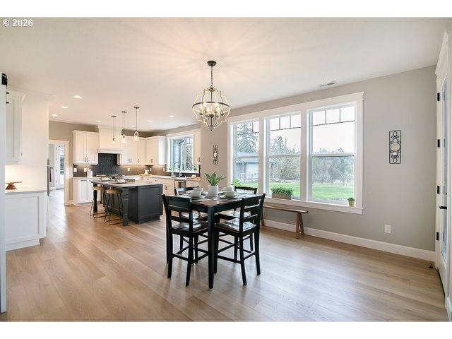 302 WATERS Rd, Castle Rock, WA 98611