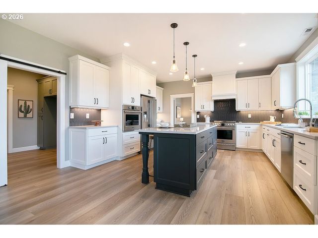 302 WATERS Rd, Castle Rock, WA 98611