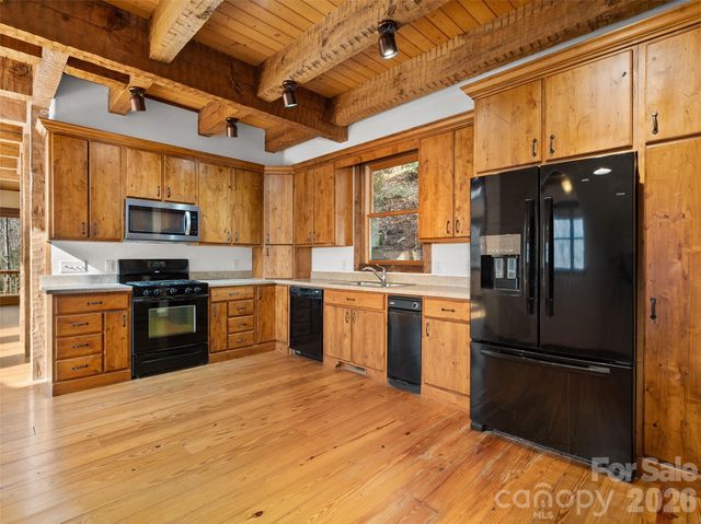 173 Heavenview Point, Maggie Valley, NC 28751