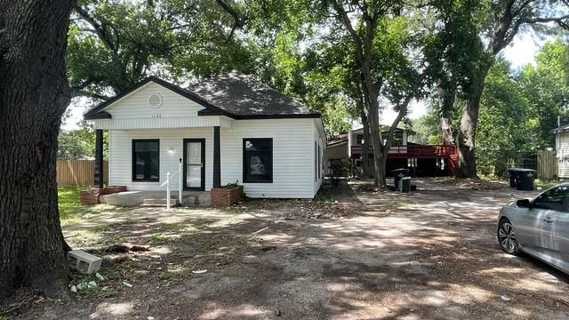 1120 W Robinson Street, Alvin, TX 77511