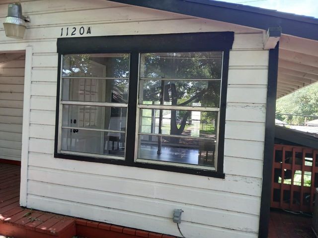 1120 W Robinson Street, Alvin, TX 77511