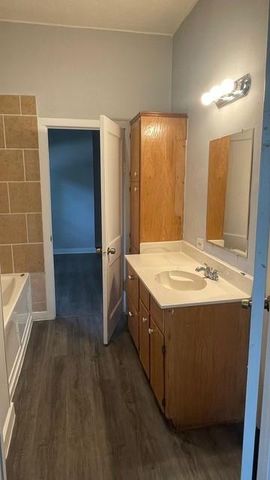 1120 W Robinson Street, Alvin, TX 77511