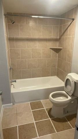 1120 W Robinson Street, Alvin, TX 77511