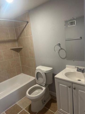 1120 W Robinson Street, Alvin, TX 77511