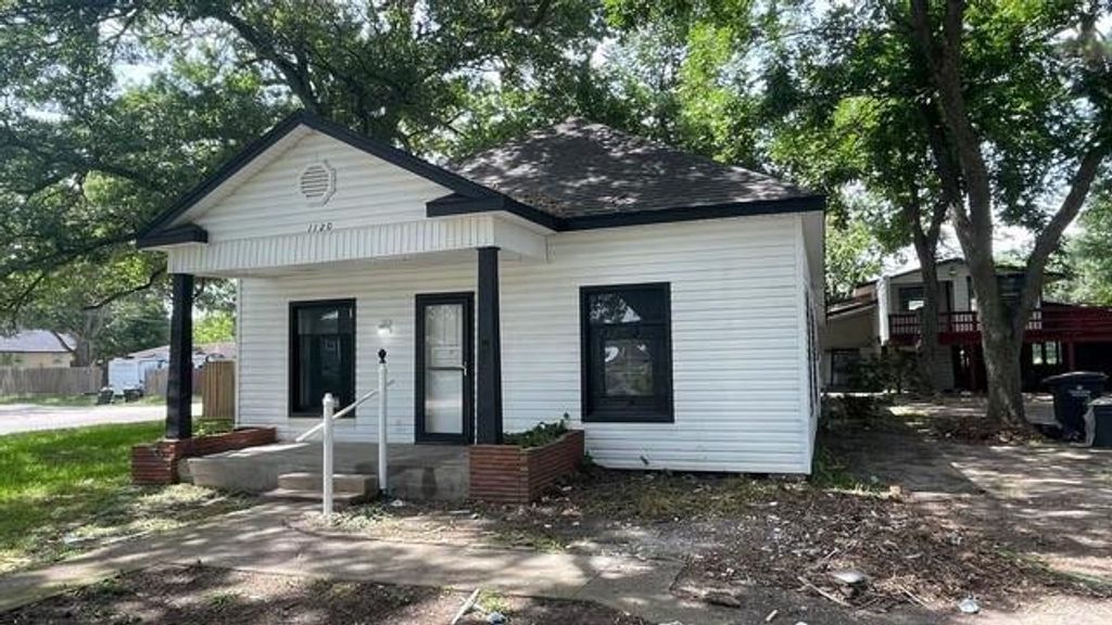 1120 W Robinson Street, Alvin, TX 77511