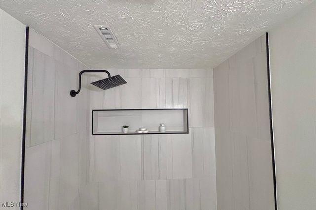 9821 Sunrise Boulevard o1, North Royalton, OH 44133