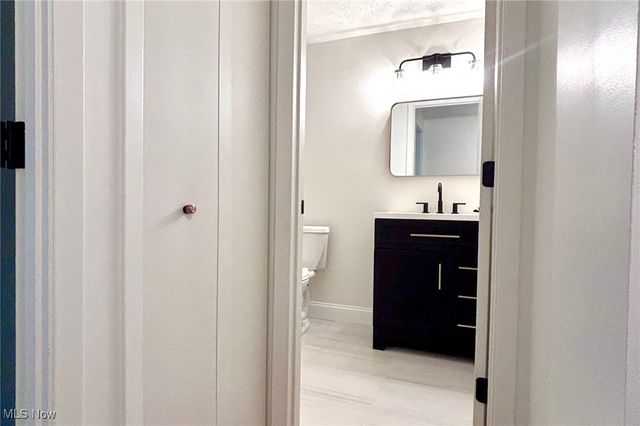 9821 Sunrise Boulevard o1, North Royalton, OH 44133