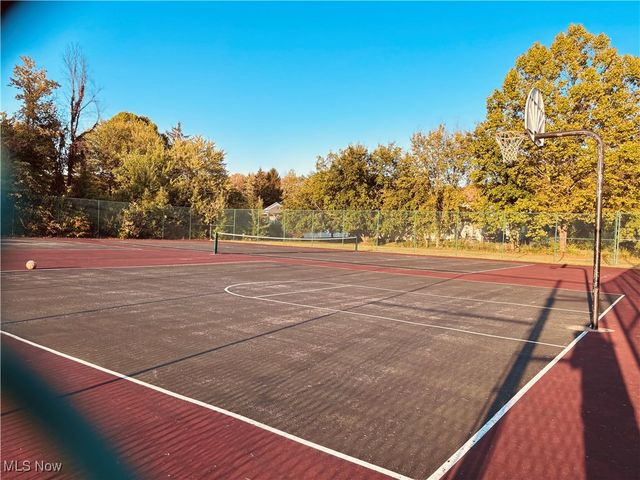 9821 Sunrise Boulevard o1, North Royalton, OH 44133