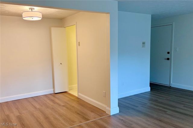 9821 Sunrise Boulevard o1, North Royalton, OH 44133