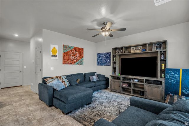 359 S DEEP CREEK DR, Washington, UT 84780