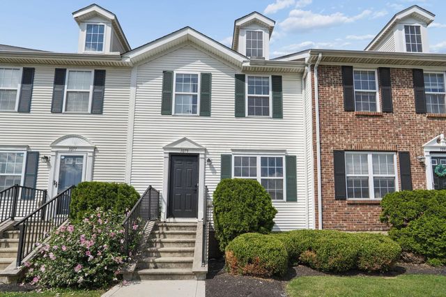 1079 Shady Lake Drive, Columbus, OH 43228