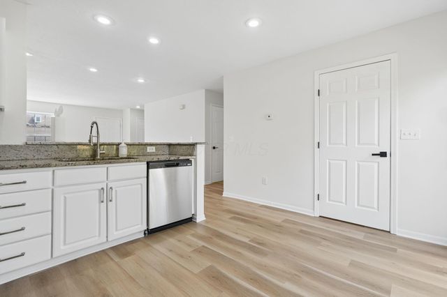 1079 Shady Lake Drive, Columbus, OH 43228