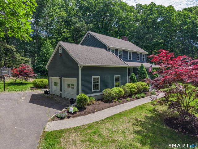 15 Saxony Lane, Woodbury, CT 06798
