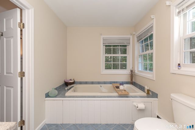 15 Saxony Lane, Woodbury, CT 06798