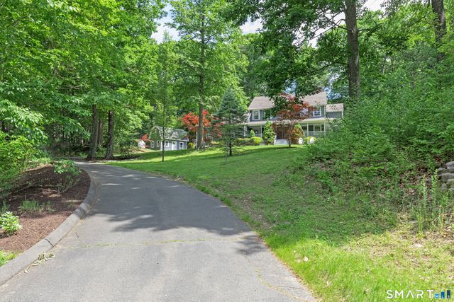 15 Saxony Lane, Woodbury, CT 06798