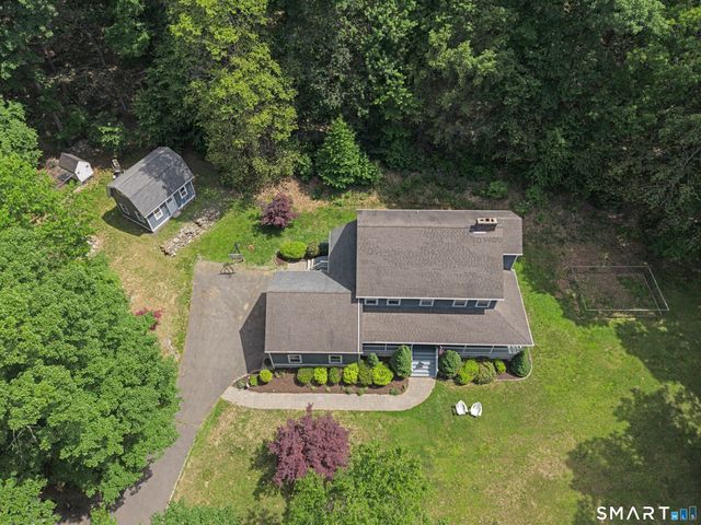 15 Saxony Lane, Woodbury, CT 06798
