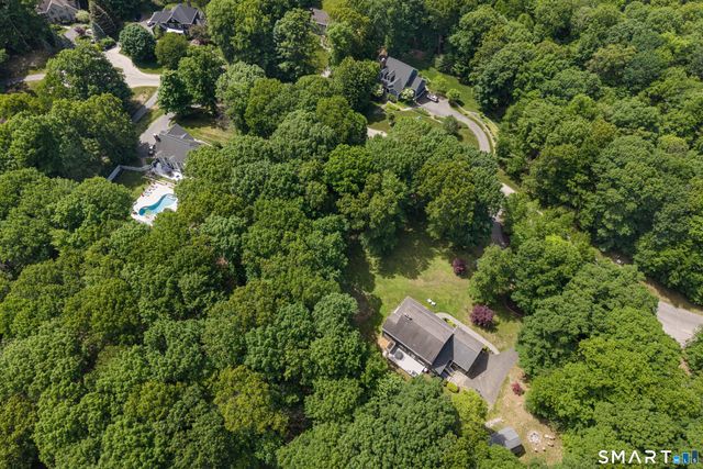 15 Saxony Lane, Woodbury, CT 06798