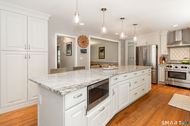 15 Saxony Lane, Woodbury, CT 06798