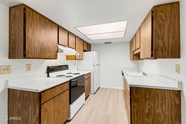 9919 N 97TH Drive A, Peoria, AZ 85345