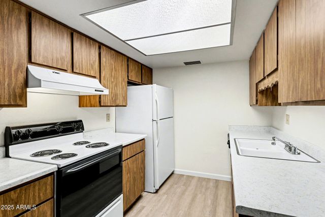 9919 N 97TH Drive A, Peoria, AZ 85345