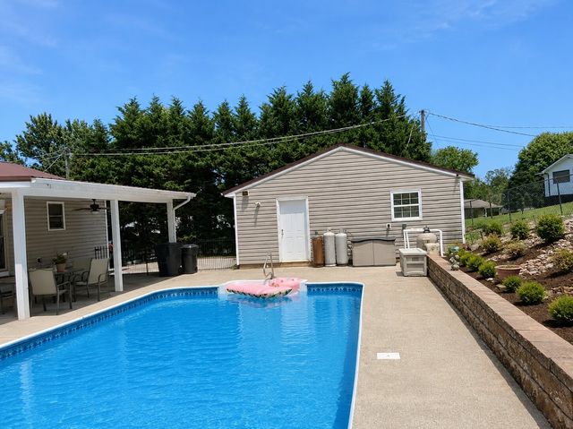 107 Chota Trl, Sweetwater, TN 37874