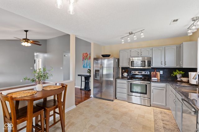 3492 Limelight Lane, Whitestown, IN 46075