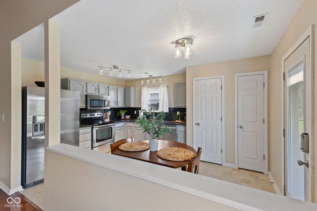 3492 Limelight Lane, Whitestown, IN 46075
