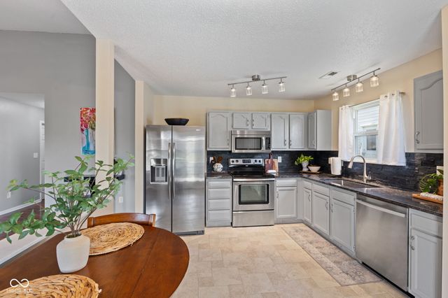3492 Limelight Lane, Whitestown, IN 46075
