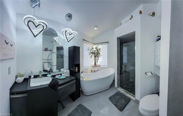 22690 Island Lakes DR, Estero, FL 33928