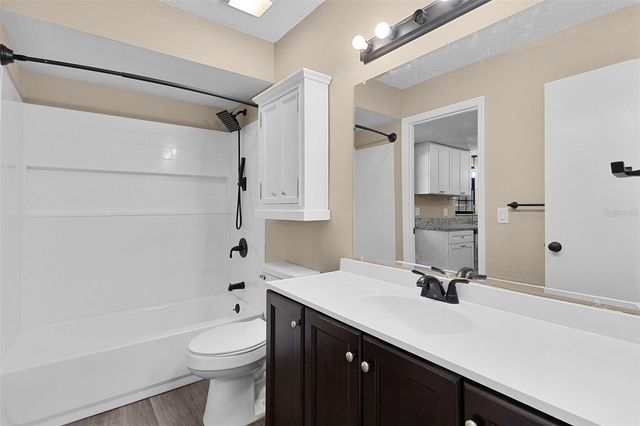 307 W BERCKMAN STREET, Fruitland Park, FL 34731