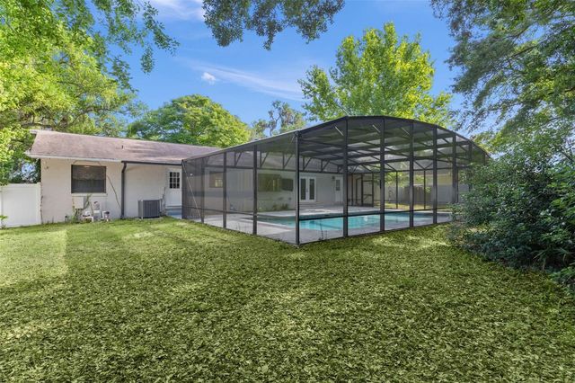 307 W BERCKMAN STREET, Fruitland Park, FL 34731