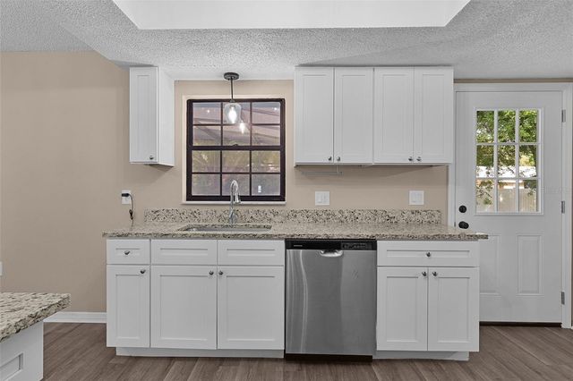 307 W BERCKMAN STREET, Fruitland Park, FL 34731