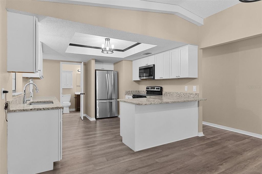 Image 11 of property listing at 307 W BERCKMAN STREET, Fruitland Park, FL 34731