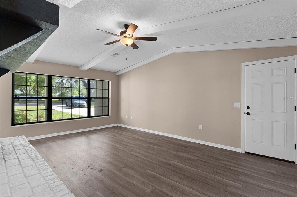 Image 17 of property listing at 307 W BERCKMAN STREET, Fruitland Park, FL 34731