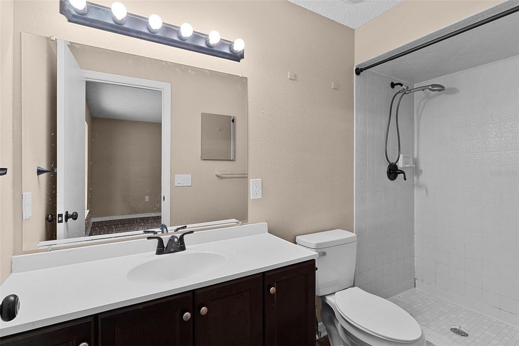 Image 21 of property listing at 307 W BERCKMAN STREET, Fruitland Park, FL 34731