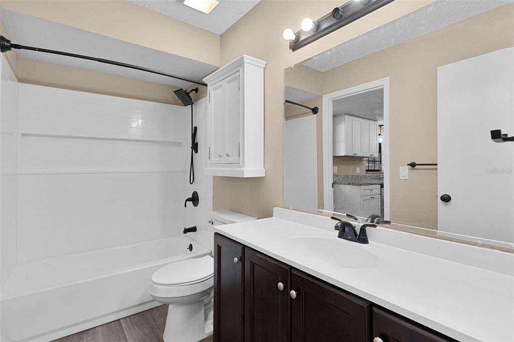 Image 22 of property listing at 307 W BERCKMAN STREET, Fruitland Park, FL 34731