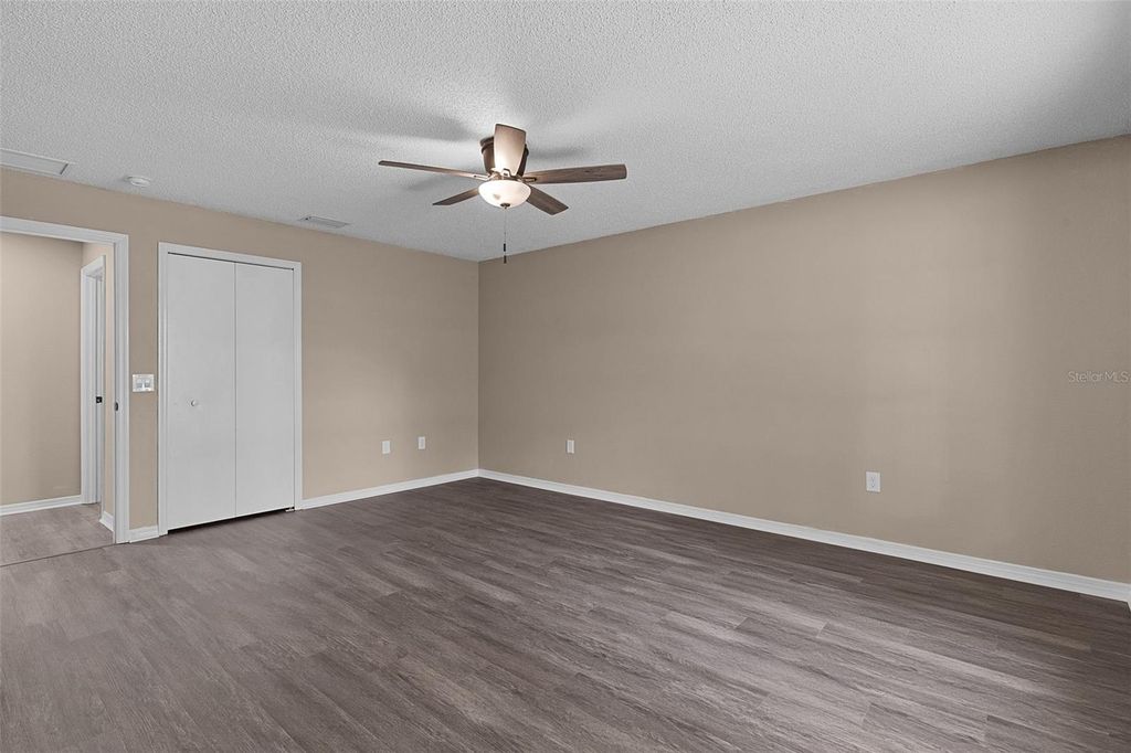Image 25 of property listing at 307 W BERCKMAN STREET, Fruitland Park, FL 34731