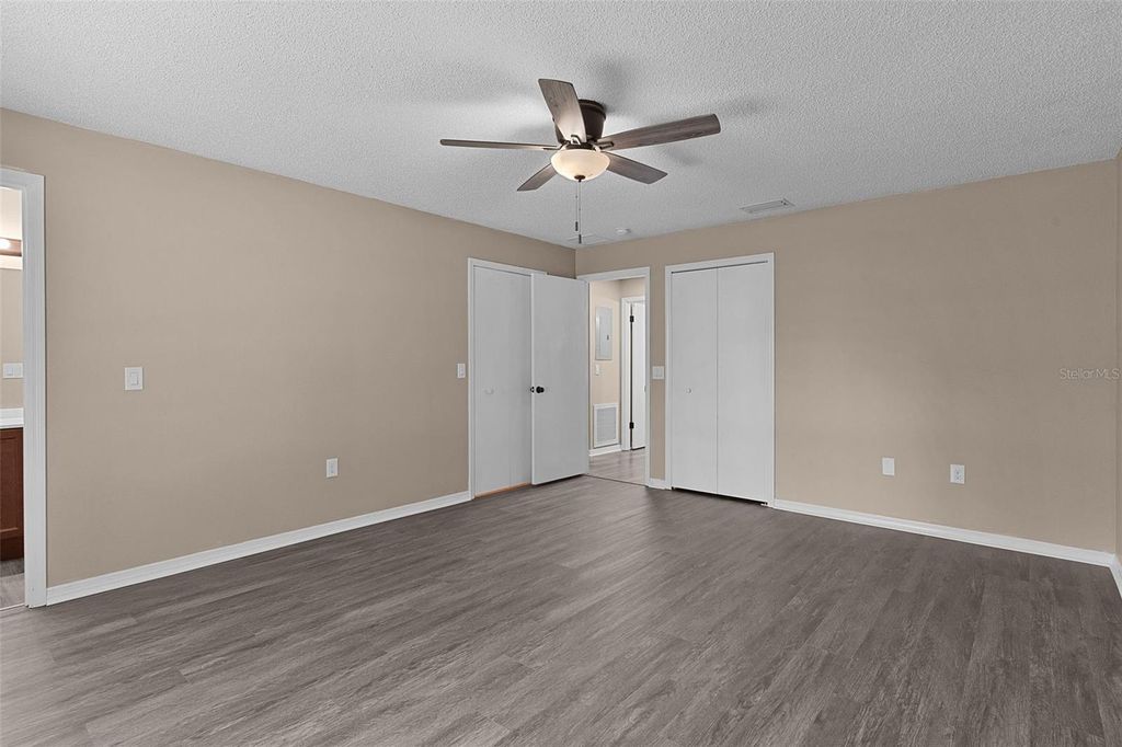 Image 27 of property listing at 307 W BERCKMAN STREET, Fruitland Park, FL 34731