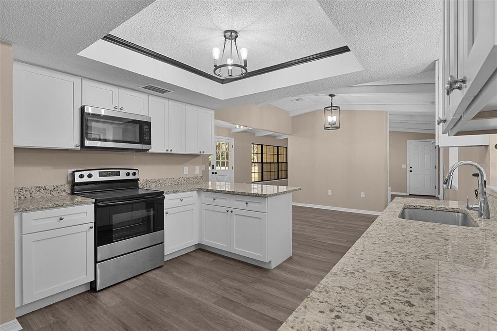 Image 7 of property listing at 307 W BERCKMAN STREET, Fruitland Park, FL 34731