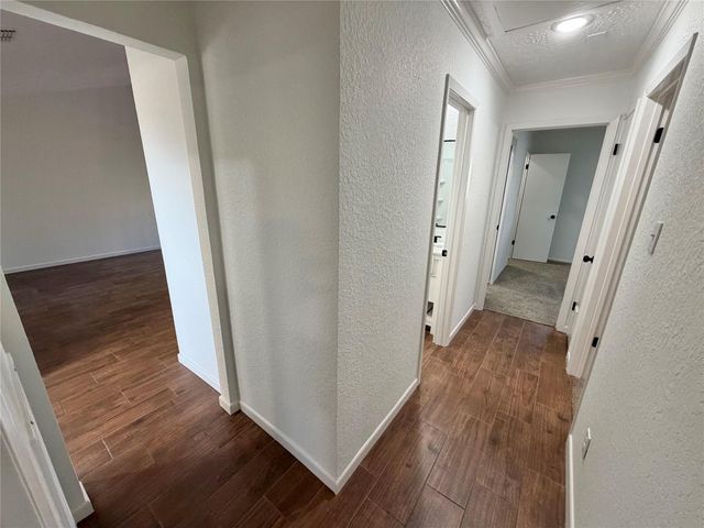 1017 Crossing Road, Angleton, TX 77515