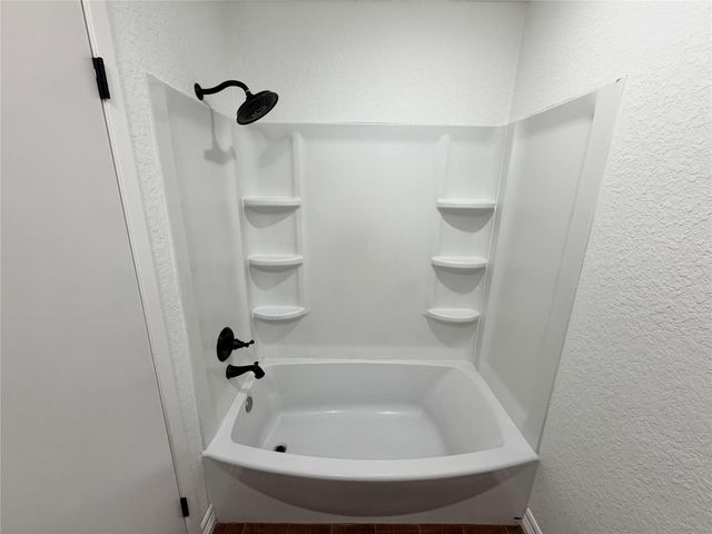 1017 Crossing Road, Angleton, TX 77515