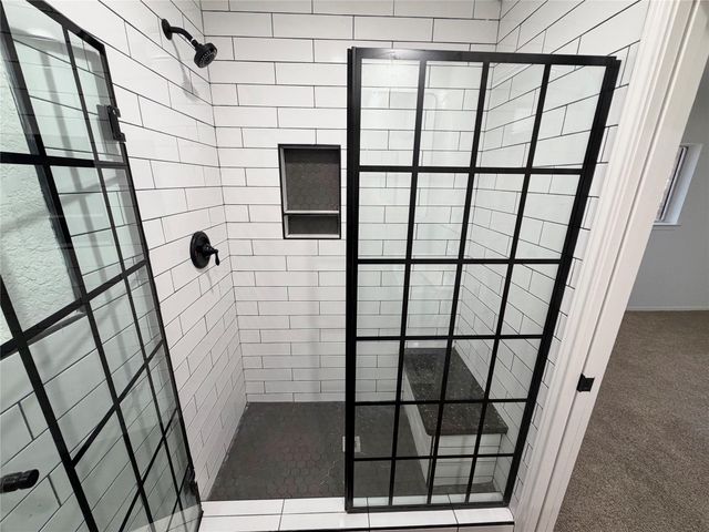 1017 Crossing Road, Angleton, TX 77515