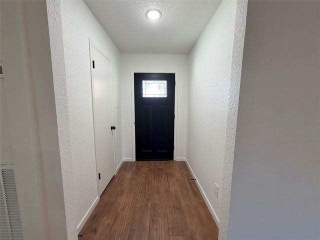 1017 Crossing Road, Angleton, TX 77515