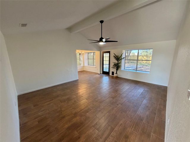 1017 Crossing Road, Angleton, TX 77515