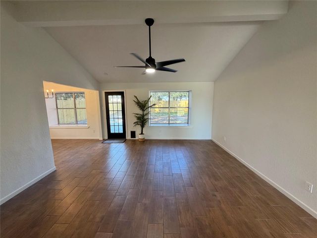 1017 Crossing Road, Angleton, TX 77515