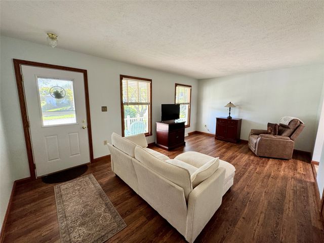 4010 GREENWAY Drive, Erie, PA 16506