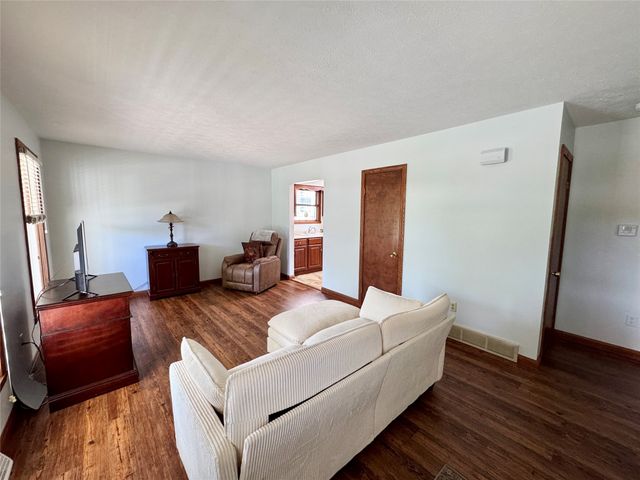 4010 GREENWAY Drive, Erie, PA 16506