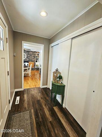 730 E 17th Street Place, Baxter Springs, KS 66713