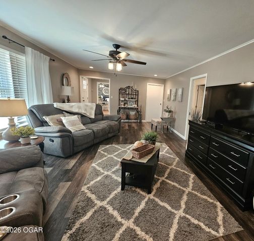 730 E 17th Street Place, Baxter Springs, KS 66713