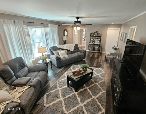 730 E 17th Street Place, Baxter Springs, KS 66713